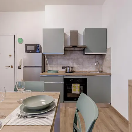 Fiere Julia Parking & Wifi Apartment *